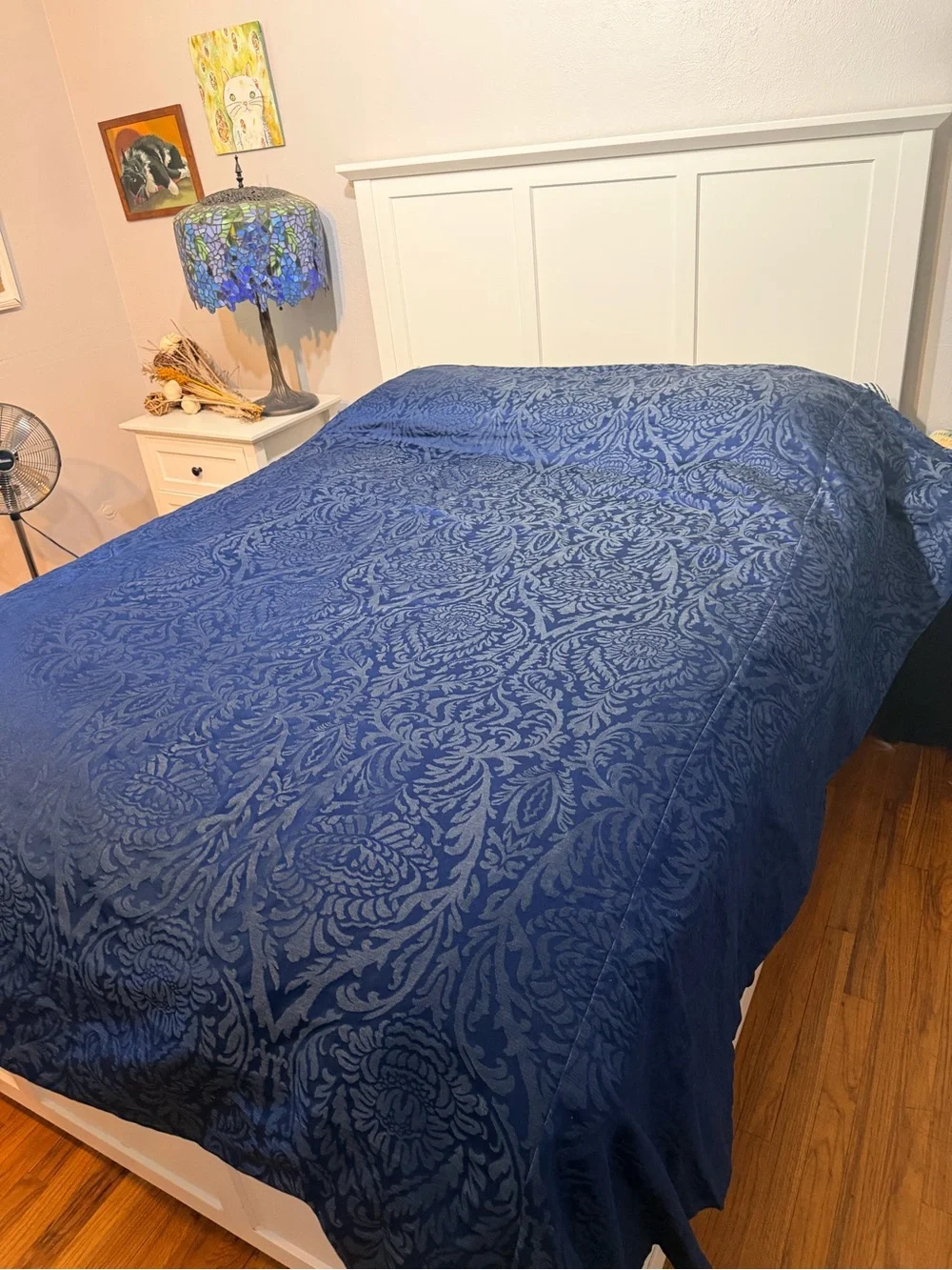 Deep blue jacquard duvet with damask pattern